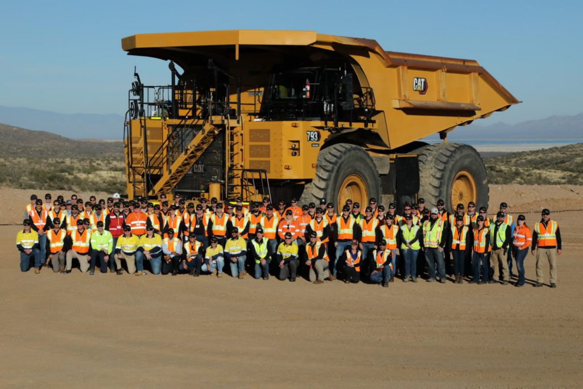 Caterpillar_demuestra_con_éxito_el_primer_camión_minero_grande_eléctrico_a_batería_e_invierte_en_un_campo_de_pruebas_sostenible.jpg