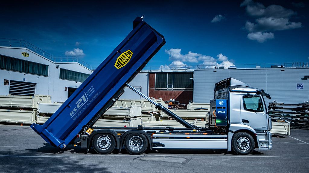 Mercedes-Benz Trucks präsentiert auf der bauma 2022 maßgeschneiderte integrierte Lösungen für den Bauverkehr At the bauma 2022 trade show Mercedes-Benz Trucks to showcase customized, integrated solutions for construction transport 