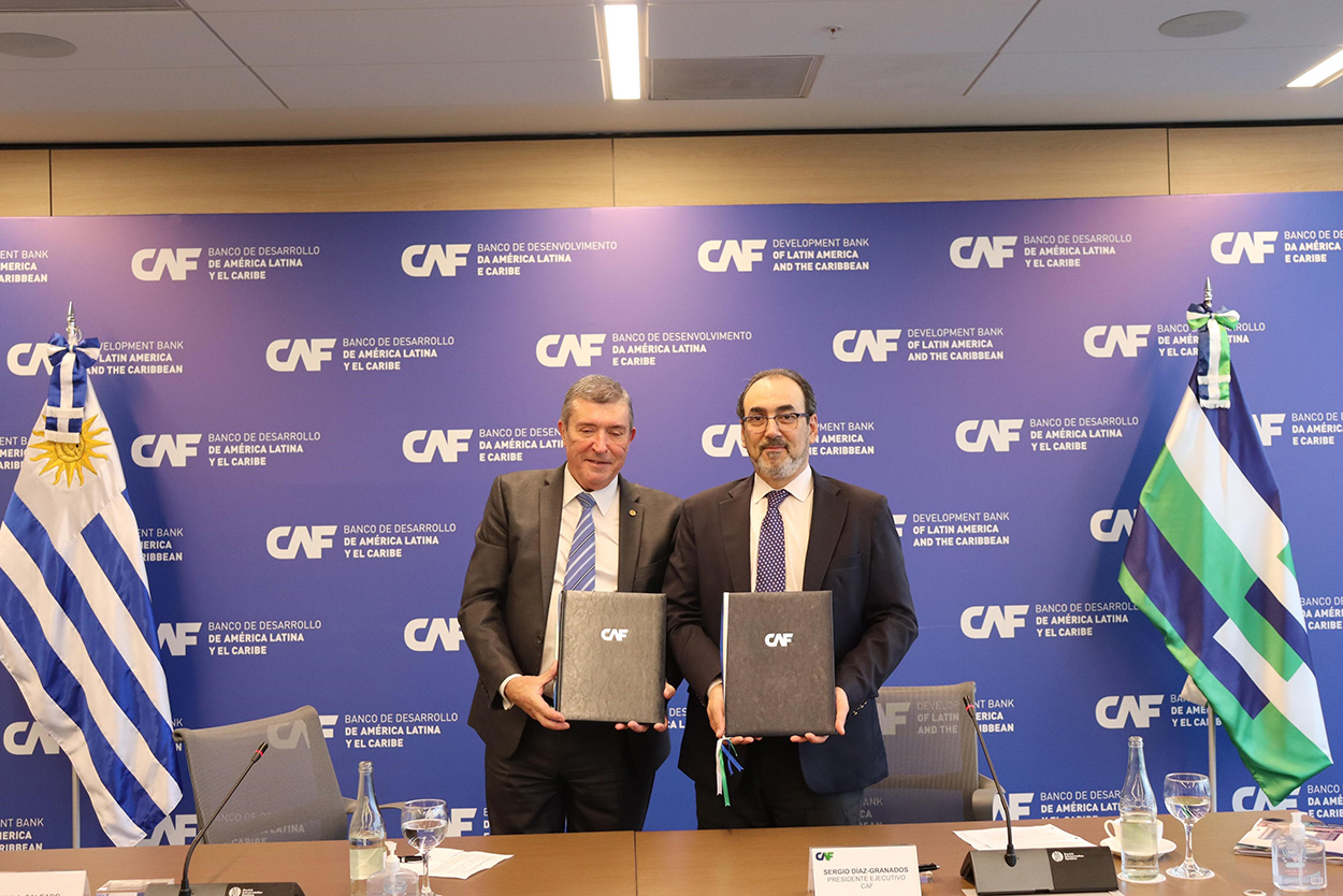 firma-caf-y-cutcsa-uruguay-3.jpeg