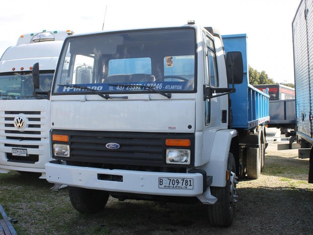 12_Pintado_Ford_Cargo_ano_1999_doble_eje_con_caja_volcadora