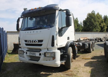 Iveco Tector 170 E25, año 2011, camión 6x2