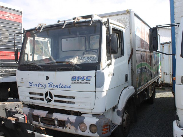 25_Pintado_Mercedes_Benz_914_C_ano_2001_con_furgon_termico