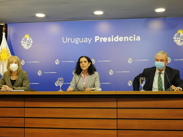 Carolina_Cosse_Azucena_Arbeleche_y_Luis_Alberto_Heber