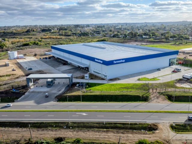 Farmashop inaugura centro de distribución en el nuevo parque logístico Zentra