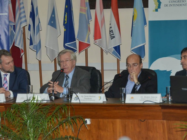 Gobierno accede a préstamo del BID de 75 millones de dólares para financiar obras en 19 departamentos