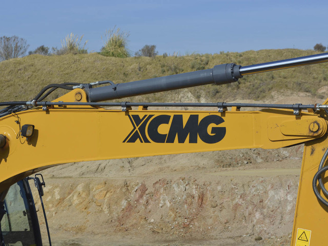 EXCAVADORA_XCMG_MODELO_XE225_BR_8