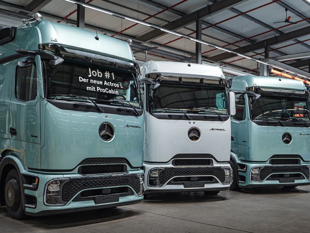 El nuevo Actros L: el primer vehículo sale de la línea de montaje de la planta de Mercedes-Benz en Wörth