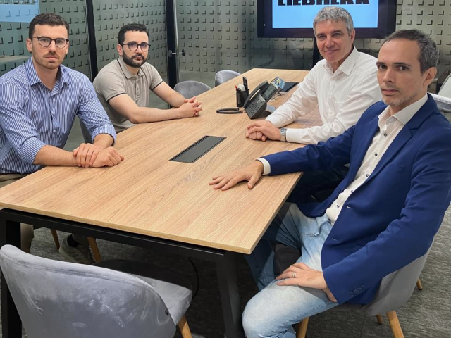 Equipo_comercial_y_servicio_LAG.png_editada