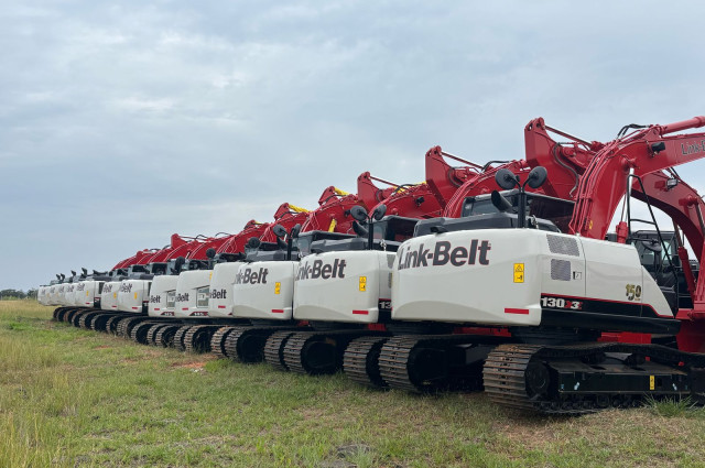 Link-Belt Excavators celebra la marca de mil excavadoras vendidas en Brasil