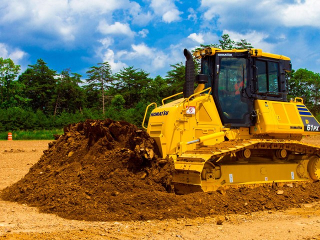 Komatsu Europe International lanza al mercado el nuevo dózer D61EX/PX-24