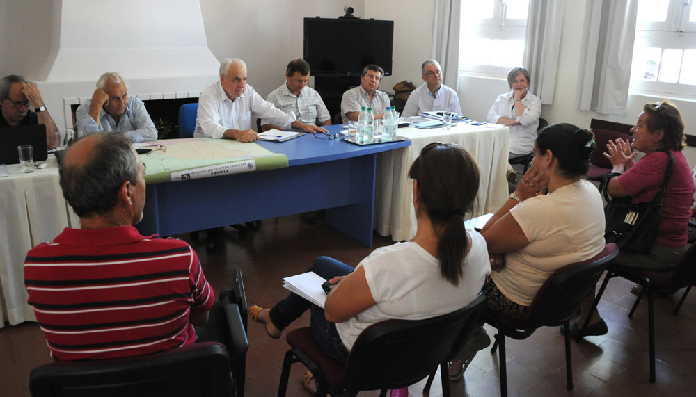 Rossi anunció llegada de expertos españoles para asesorar al Gobierno en proyectos ferroviarios