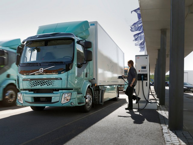 El Grupo Volvo y Samsung SDI celebran una alianza estratégica en el campo de la electromovilidad El Grupo Volvo y Samsung SDI celebran una alianza estratégica en el campo de la electromovilidad