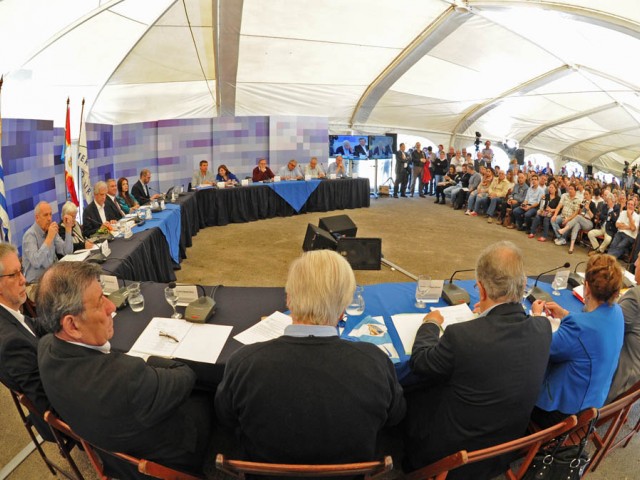 Gobierno informó sobre obras de rehabilitación de siete tramos de rutas 14 y 15 con participación público-privada Gobierno informó sobre obras de rehabilitación de siete tramos de rutas 14 y 15 con participación público-privada