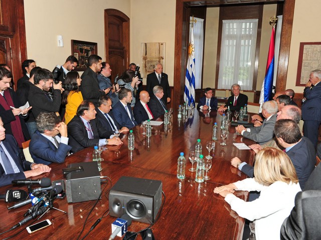 Gobierno firmó acuerdo con el BID para comenzar las obras del Ferrocarril Central