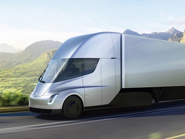 Tesla entregará sus primeros camiones eléctricos antes de mitad de año Tesla entregará sus primeros camiones eléctricos antes de mitad de año