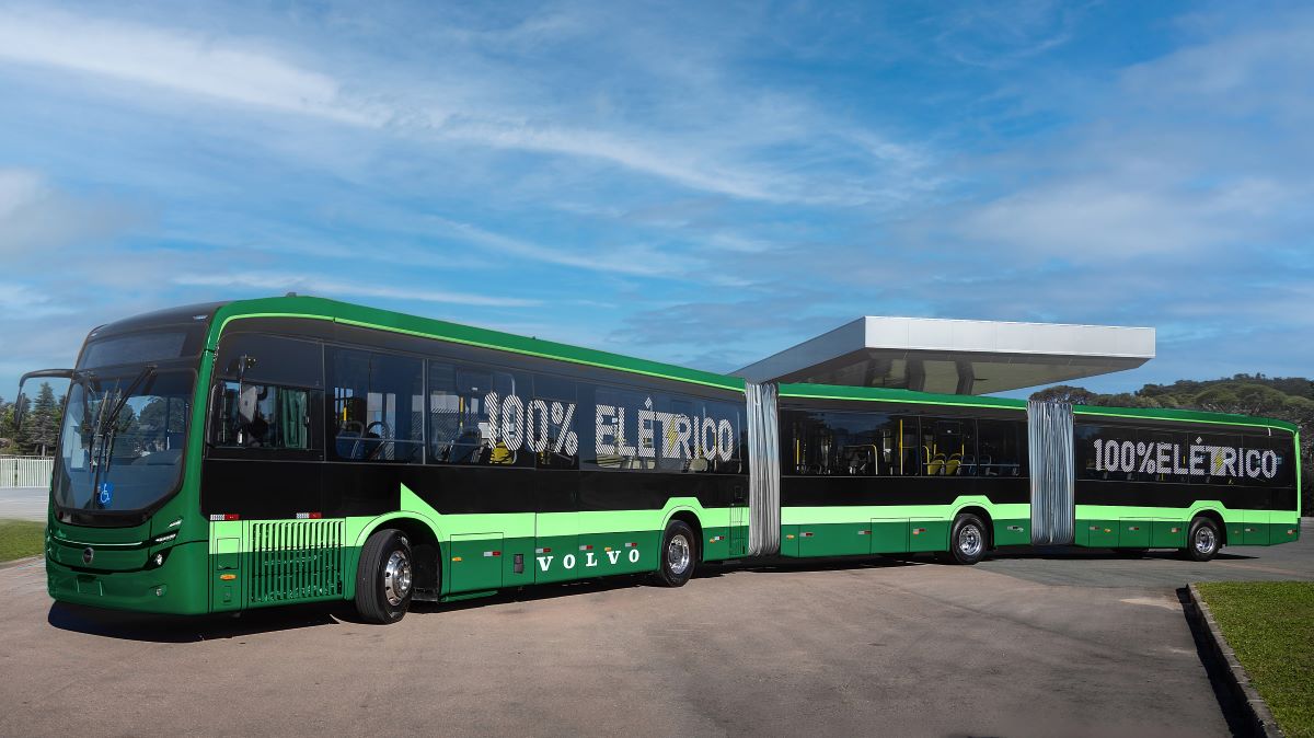 Volvo realiza su primera venta de vehículos eléctricos articulados y biarticulados a GreenMob Capital