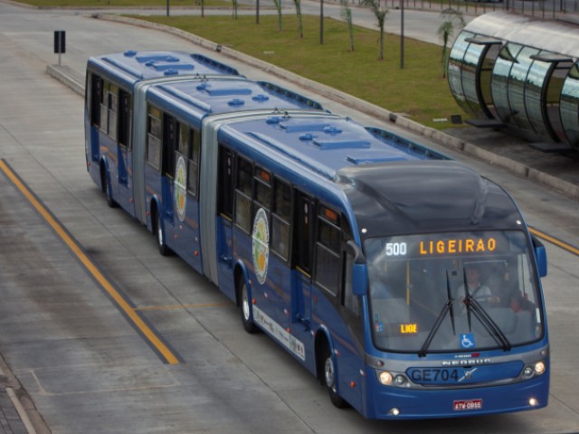Volvo_Buses_Latinoamerica_BRT_de_Quito