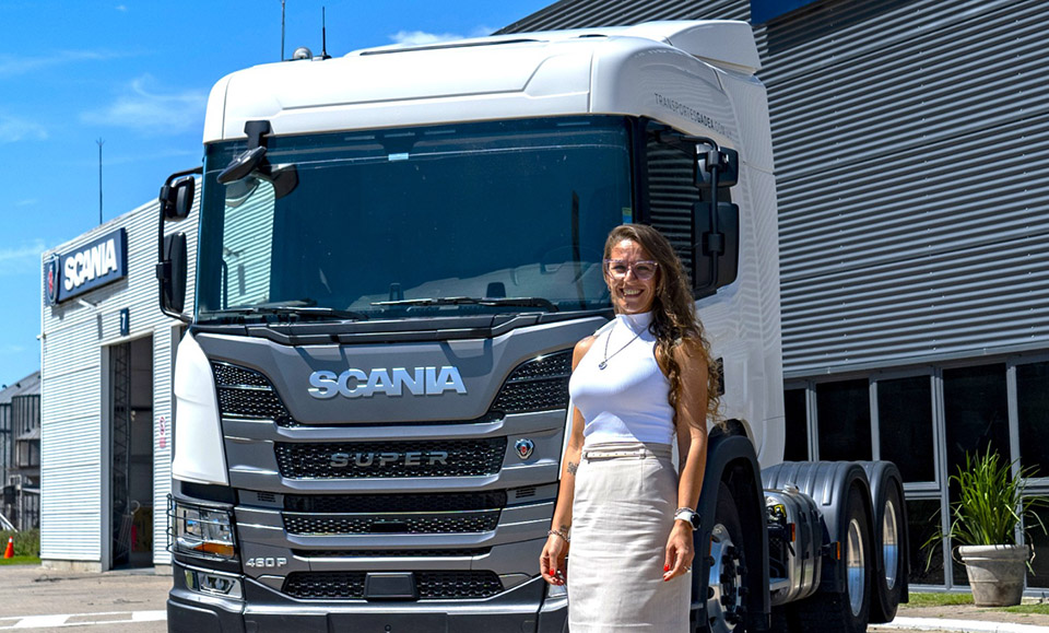 Especial Mes de la Mujer: “El transporte no es cuestión de género, sino de preparación y resultados”, destacó Carolina Burgueño, jefe de Ventas de Camiones y Marketing de José M. Durán SA