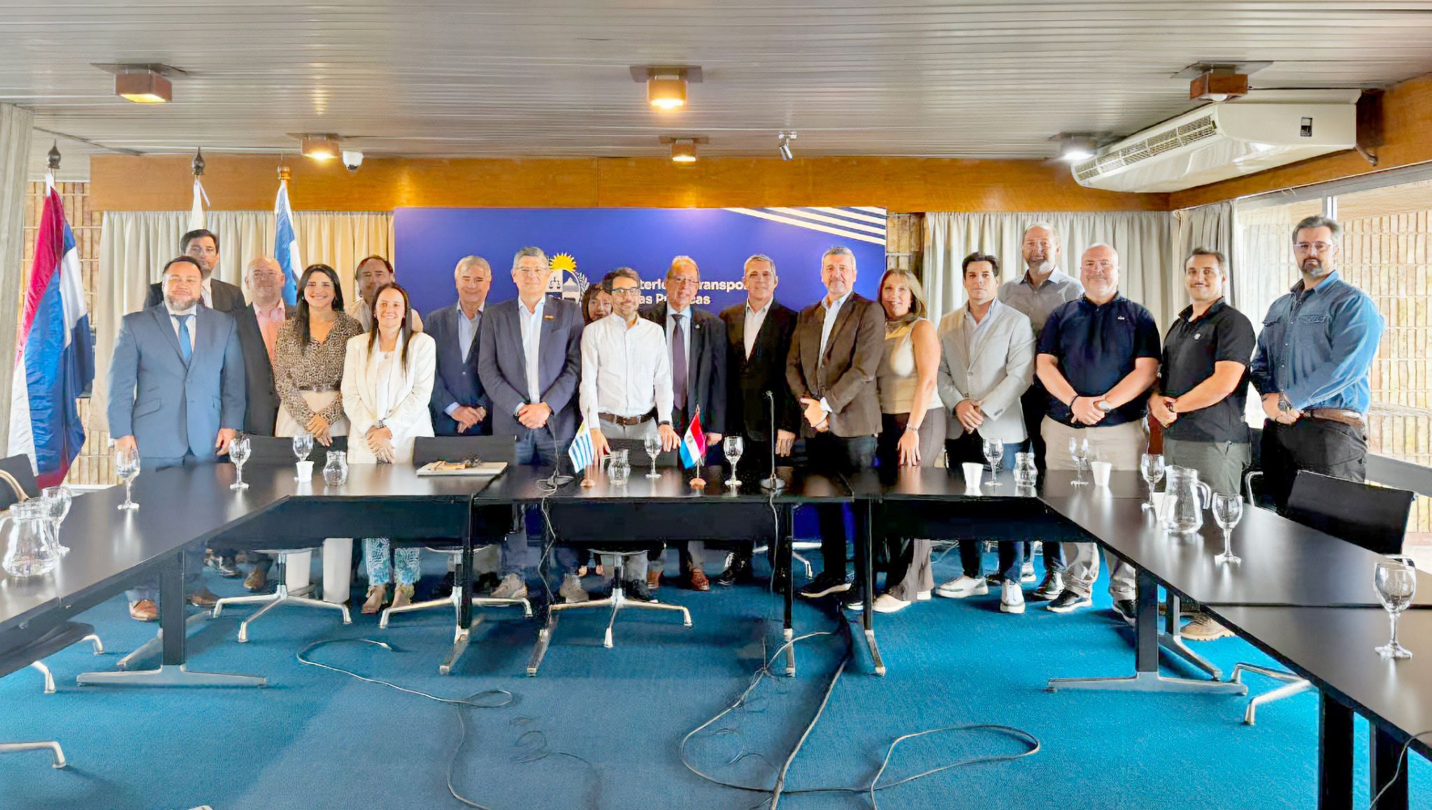 Delegación de ANP y embajador paraguayo abordaron operativa portuaria de Montevideo y Nueva Palmira