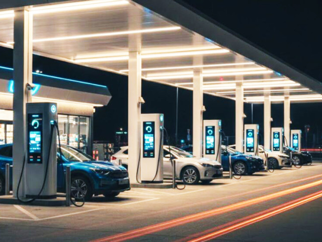Carga nocturna, flotas y convenios: las nuevas oportunidades de negocio que abre la movilidad eléctrica para las estaciones de servicio
