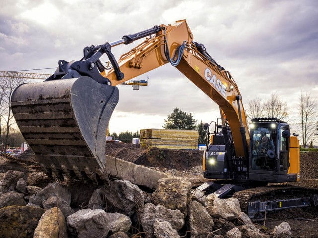 Case amplía la Serie D con la excavadora CX245D SR de giro mínimo