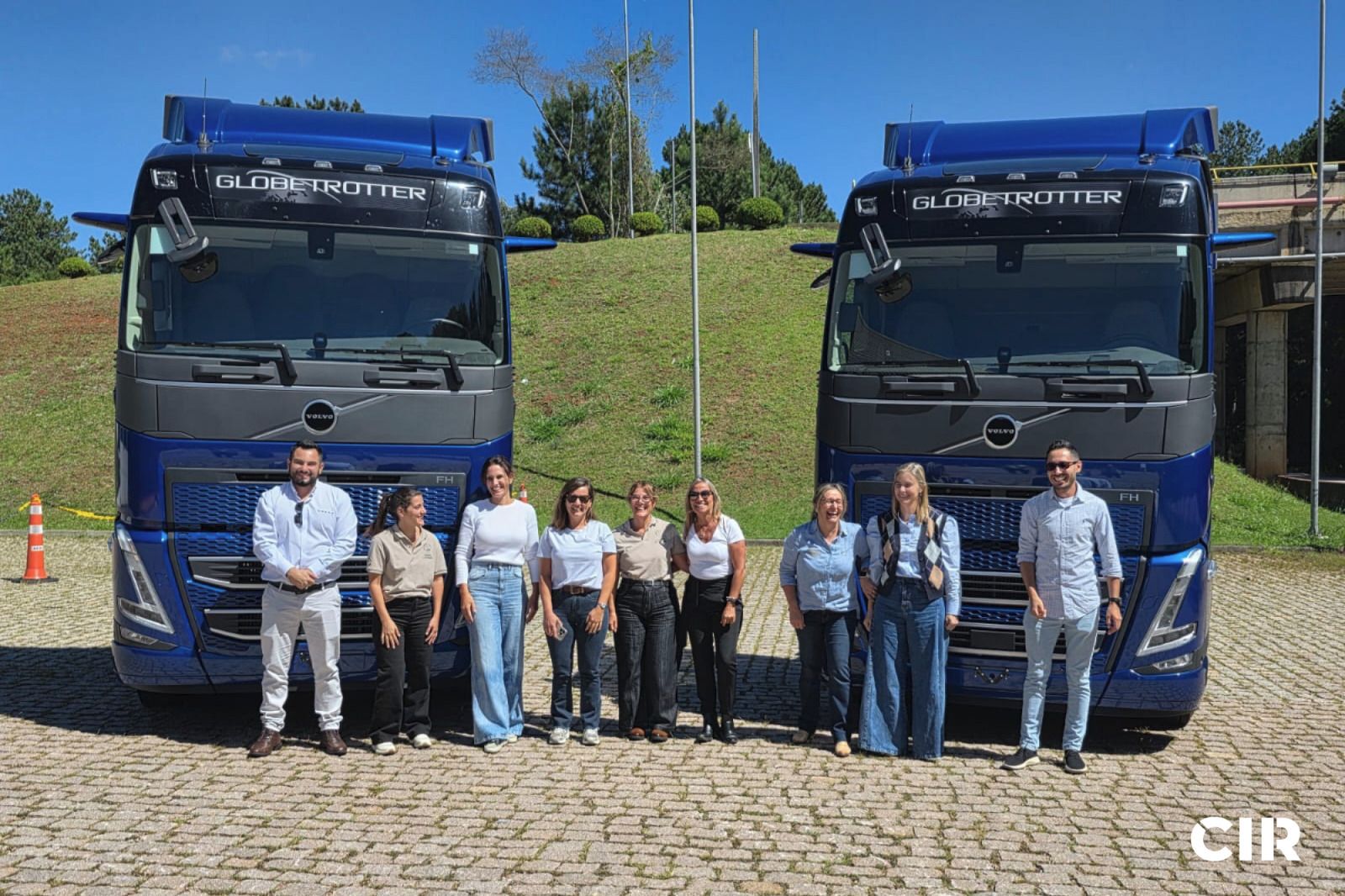 Liderazgo femenino y tecnología: delegación de CIR visitó la planta de Volvo Trucks en Brasil