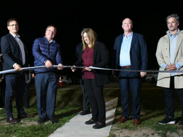 Rutas iluminadas y renovaciones viales en balnearios de Maldonado