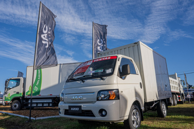 JAC Motors llega a la Feria de la Construcción con una propuesta de fuerza, innovación y cercanía al sector