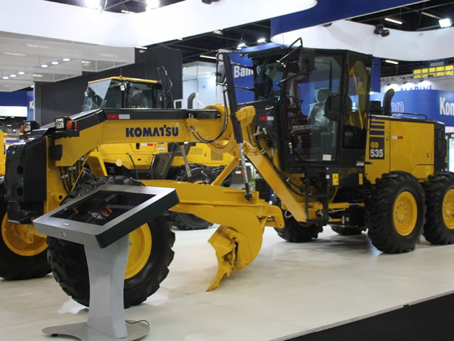 KOMATSU: Nueva Motoniveladora GD 535- 5