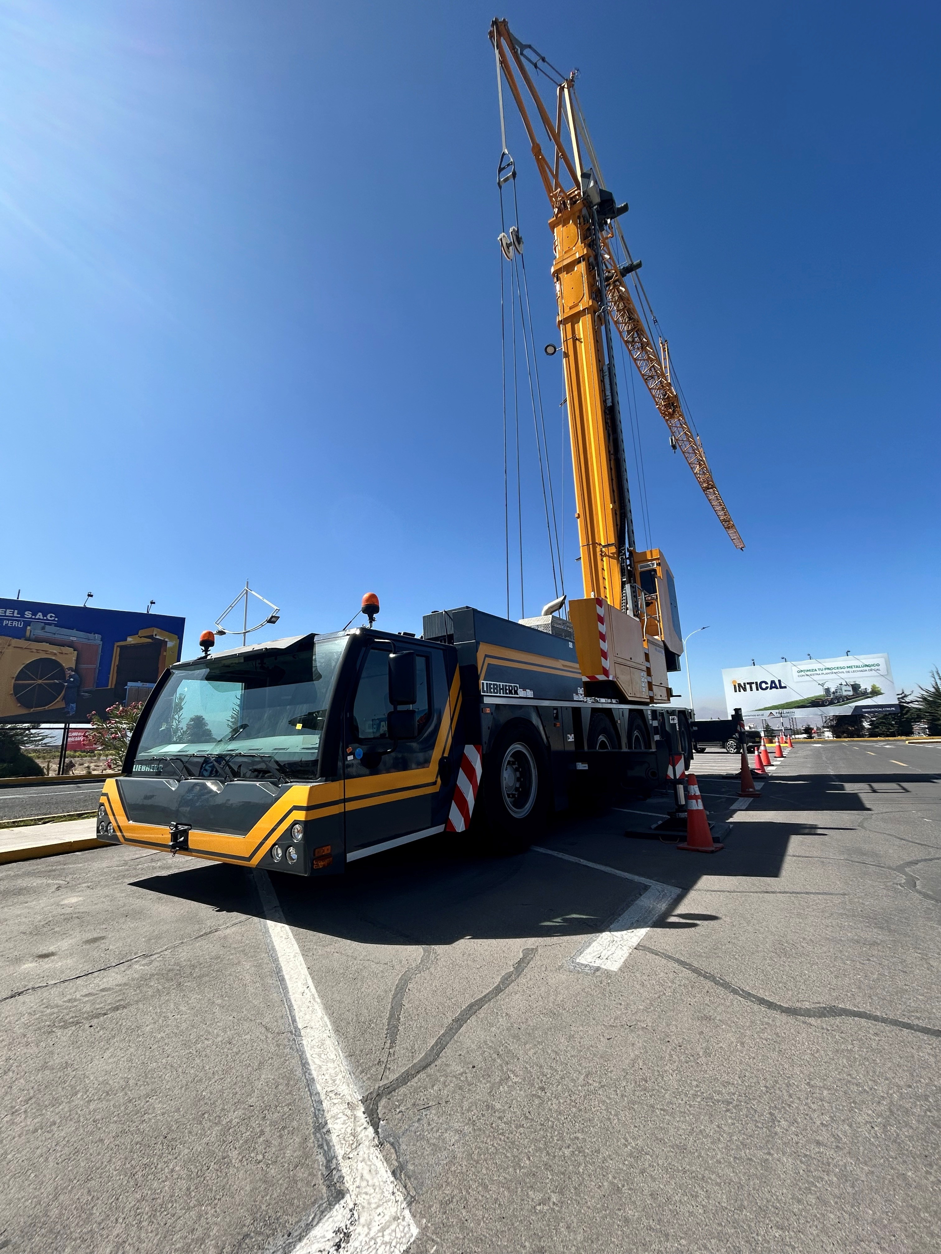 Grúas de construcción móviles Liebherr va de gira por todo el mundo