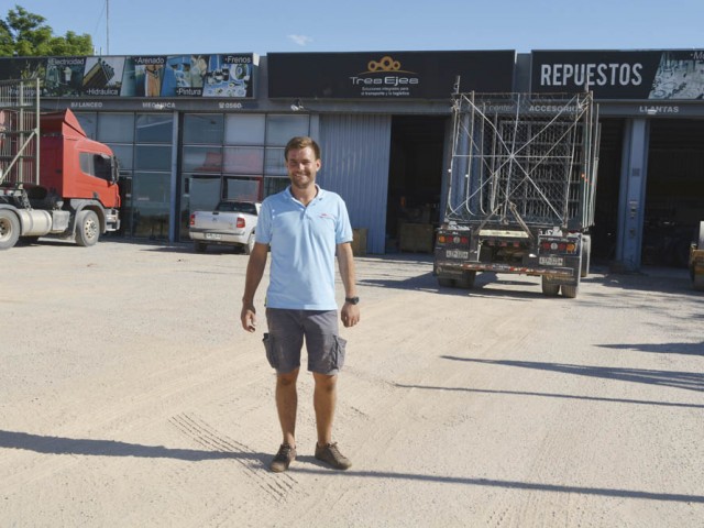 Talleres en Fray Bentos: TRES EJES Talleres en Fray Bentos: TRES EJES