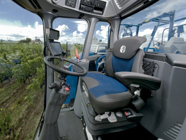 New Holland presenta la nueva gama compacta de vendimiadoras Braud 